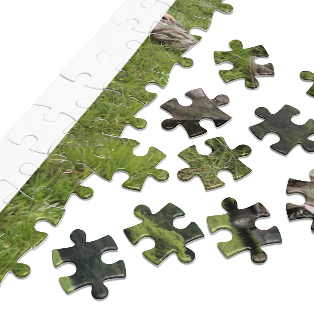 Soldiers Helping Wounded Jigsaw Puzzle – 500 Pieces | Tin Box Military Gift