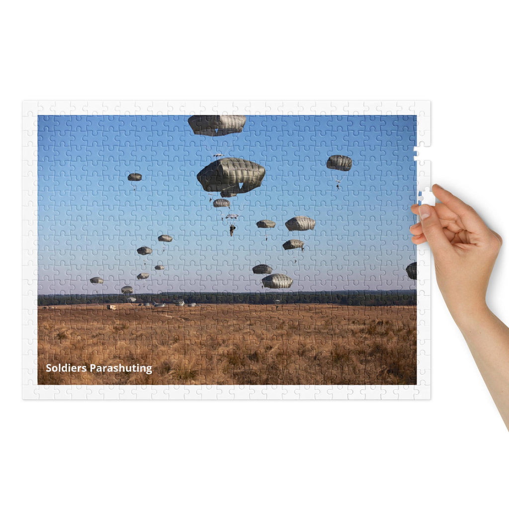 Soldiers Parachuting Jigsaw Puzzle – 500 Pieces | Tin Box Military Gift